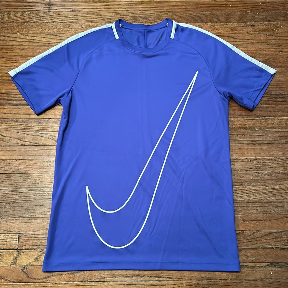 Nike tee